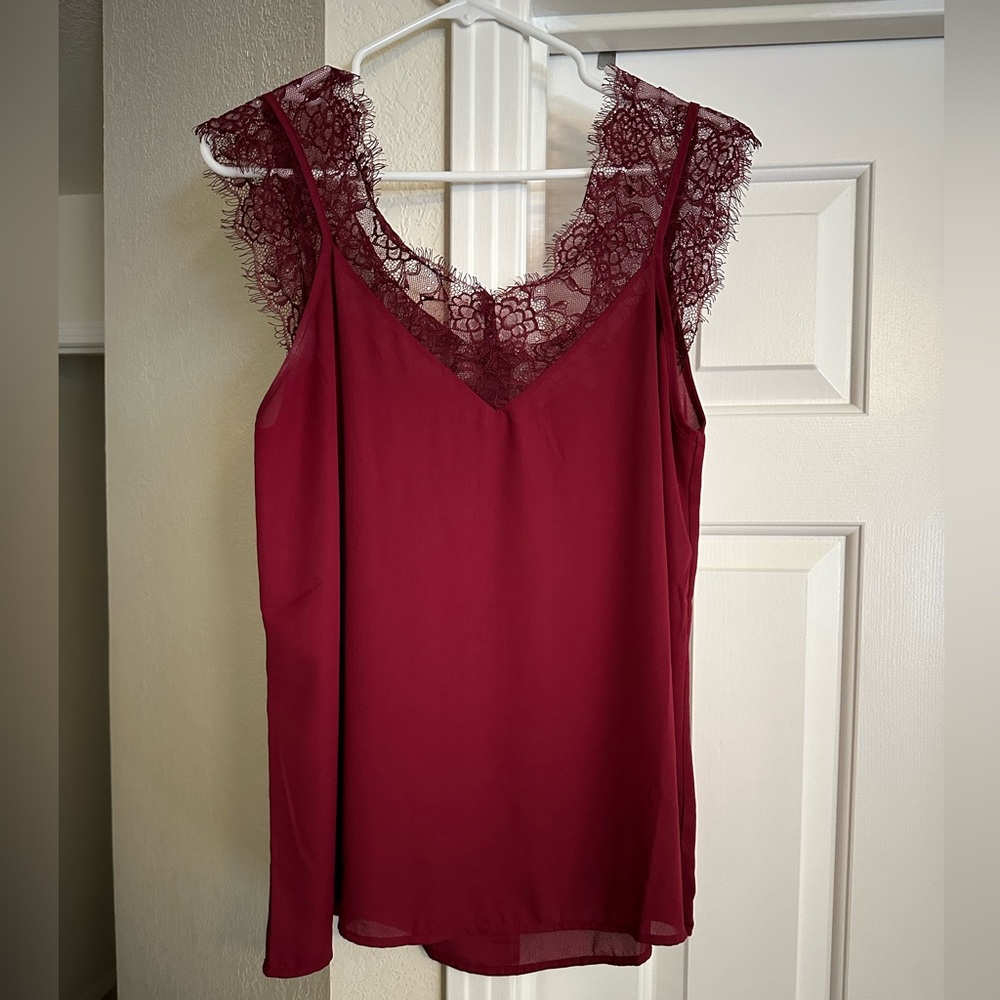 Women’s lace tank top